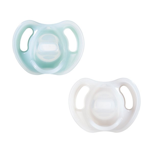 Tommee Tippee Ultra-light Soothers, 0-6 months, 2 pack of one piece silicone